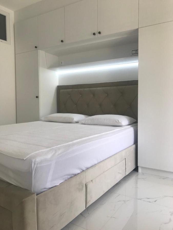 Adriatic Apartman Bečići Luaran gambar