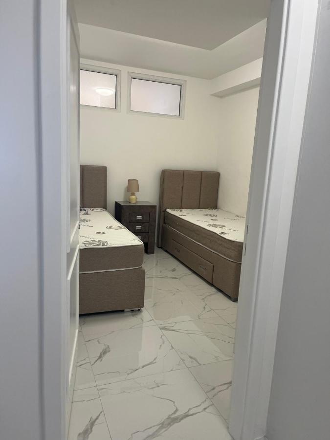 Adriatic Apartman Bečići Luaran gambar