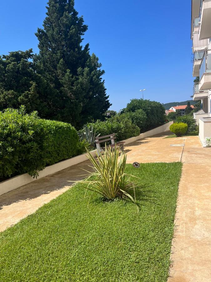 Adriatic Apartman Bečići Luaran gambar
