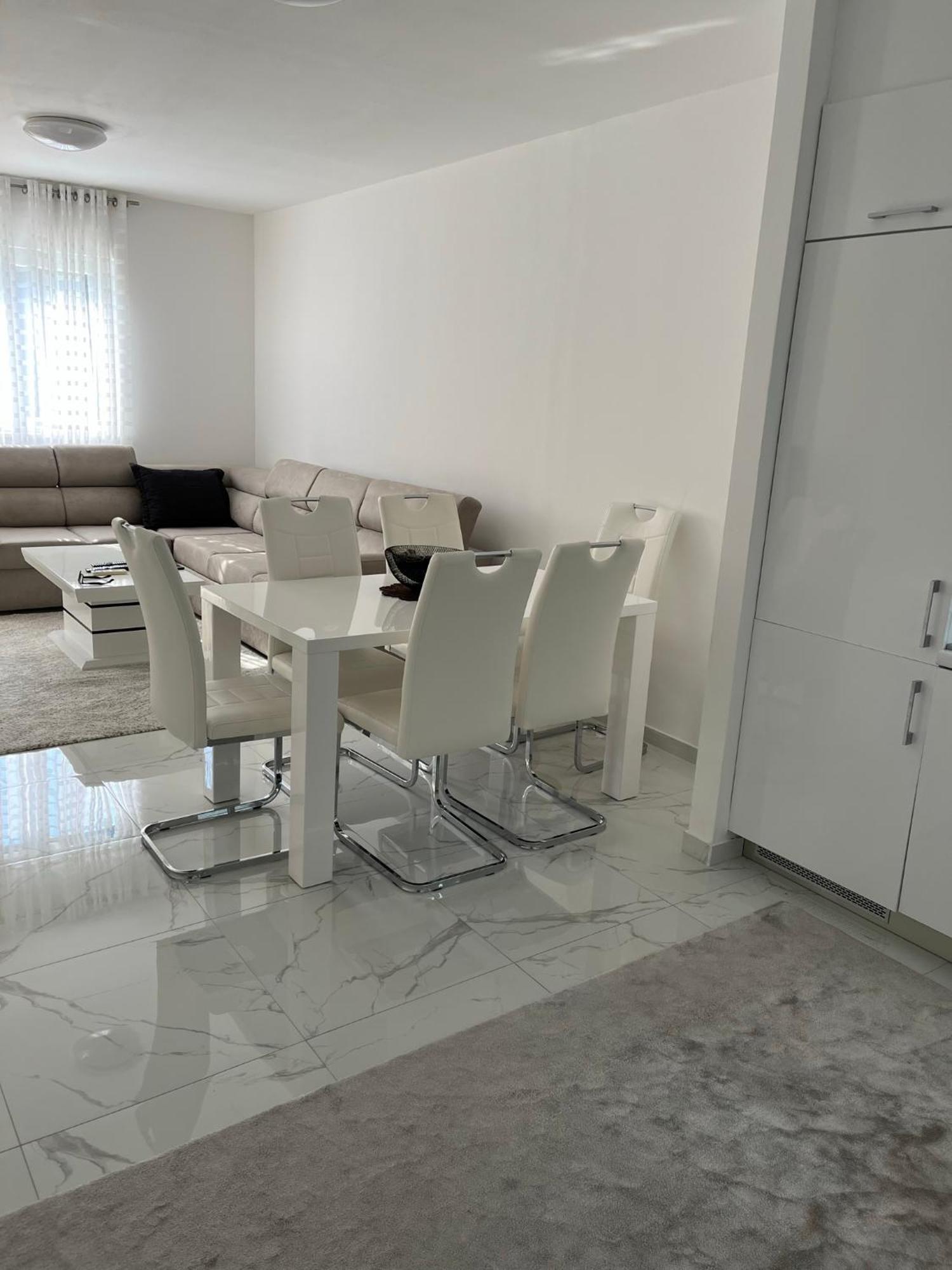 Adriatic Apartman Bečići Luaran gambar